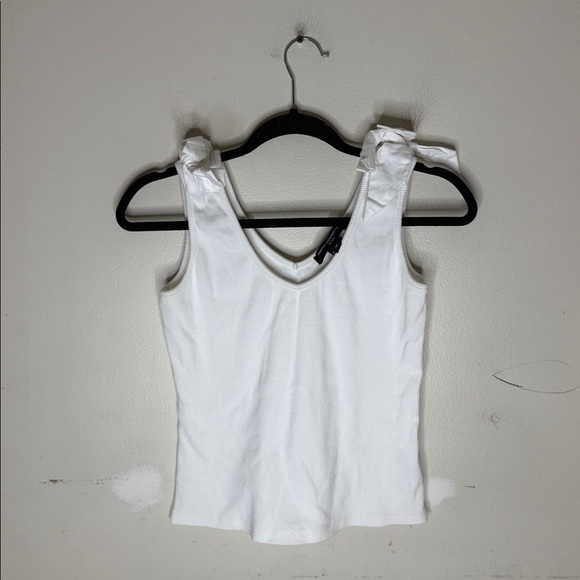 French Connection White Ribbed Tank with Bow Detail Size Medium - Picture 1 of 5